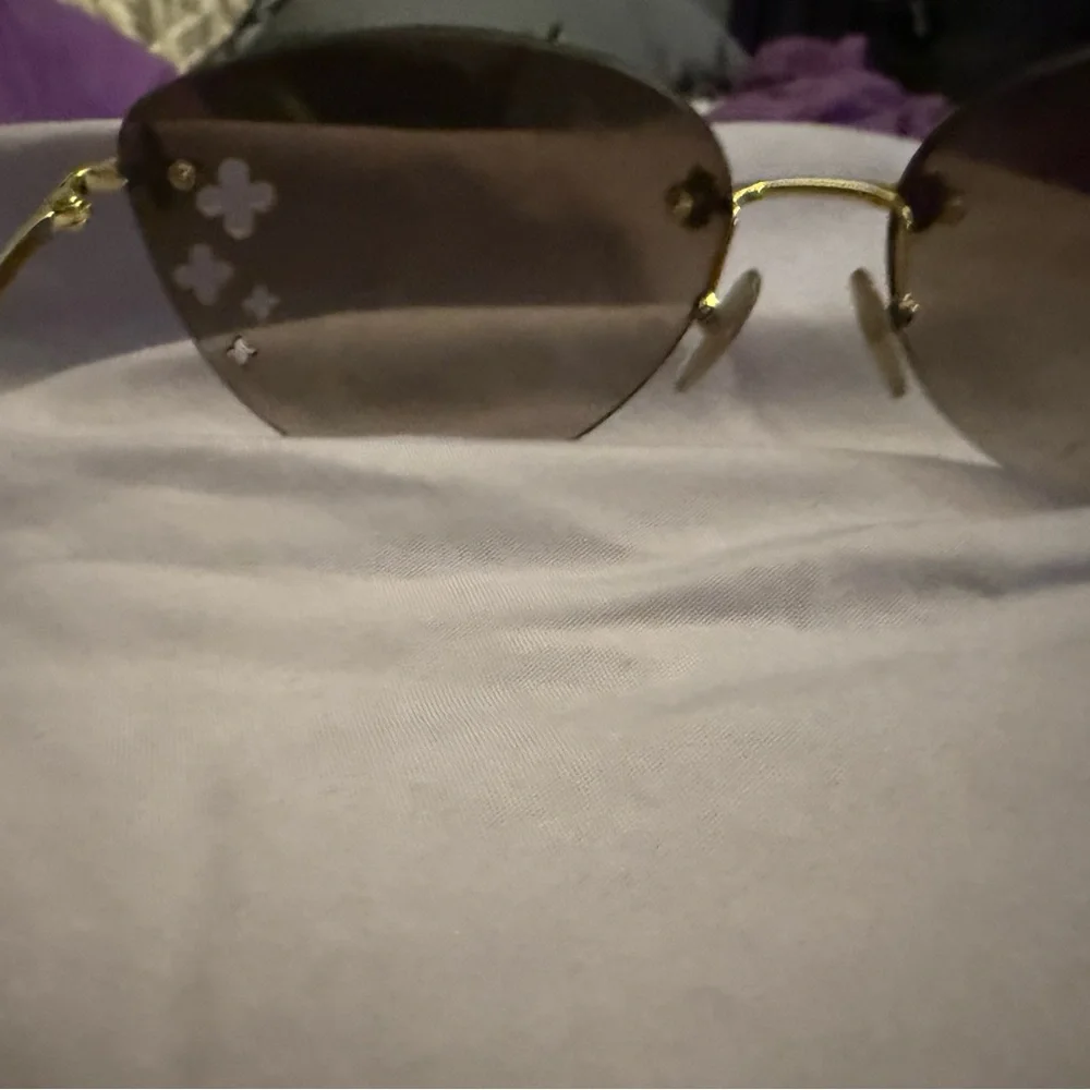 Mint condition Louis Vuitton sunglasses - Picture 5 of 7